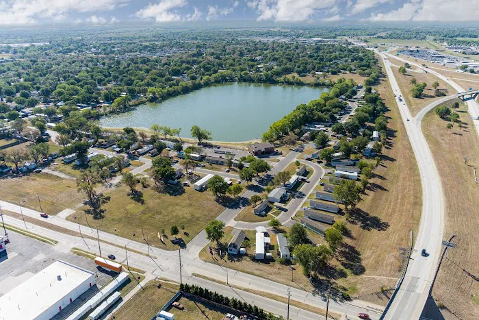 Lakeview Community Picture 1