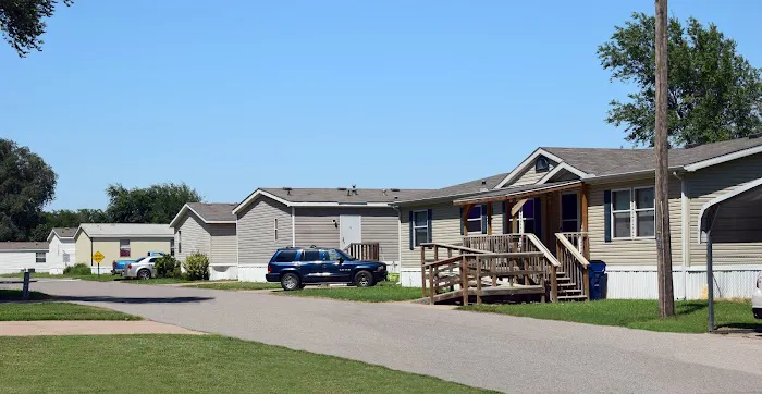 Twin Oaks Manufactured Home Community Picture 4