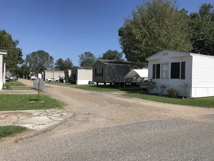 Summerwood Mobile Home Park Picture 5