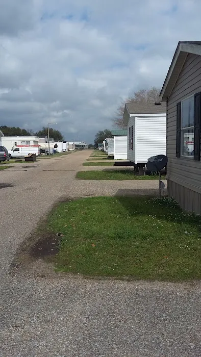 New Horizons Mobile Home Park Picture 3