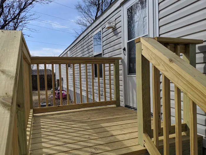 Lamplighter & River Oaks Mobile Home Parks Picture 10