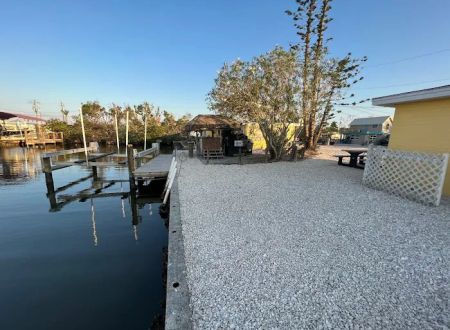 Matlacha Yatch Club