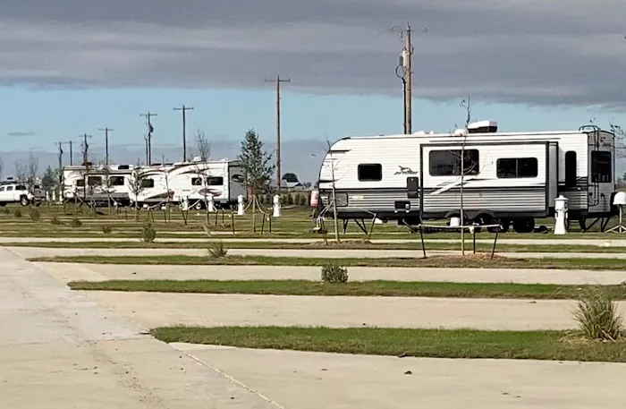 Flying Dutchman RV Resort Picture 3