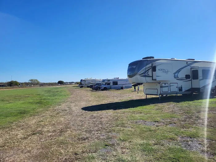 The Landing Strip RV Park Picture 9