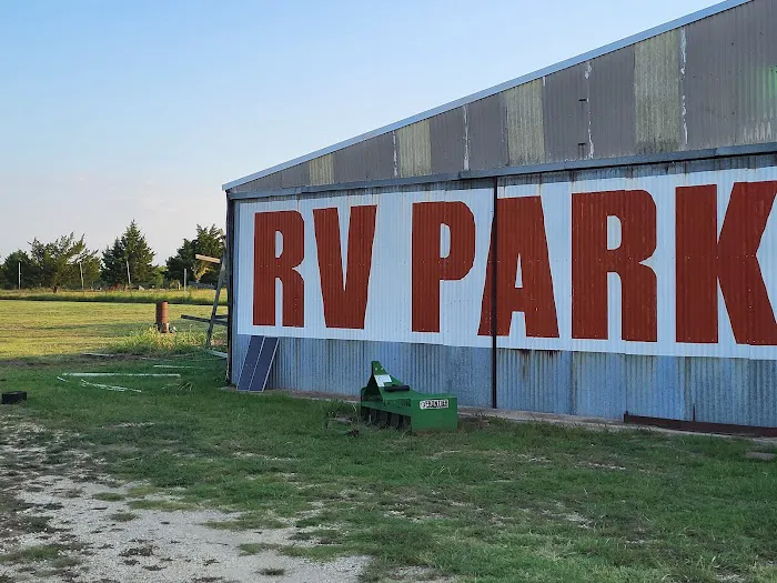 The Landing Strip RV Park Picture 4