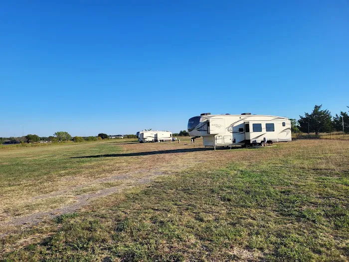 The Landing Strip RV Park Picture 1