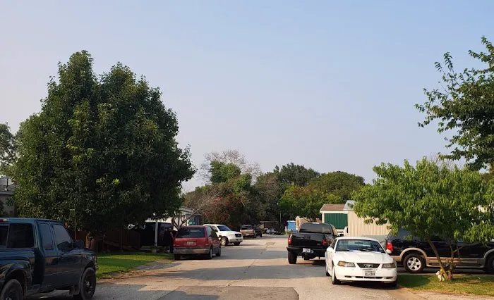 Ennis Mobile Home Park Picture 1