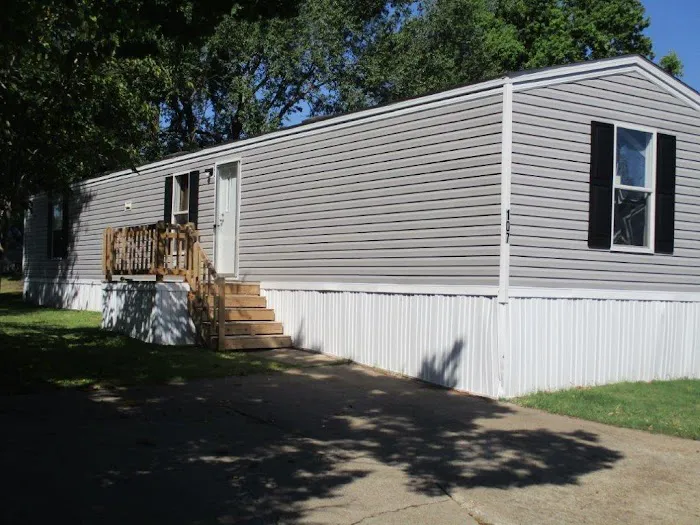 Ennis Mobile Home Park Picture 8