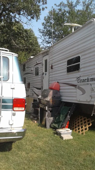 C&C Live Oak RV Park Picture 7
