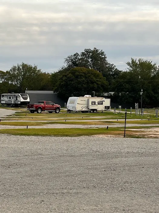 Eagle Creek RV Park Picture 4