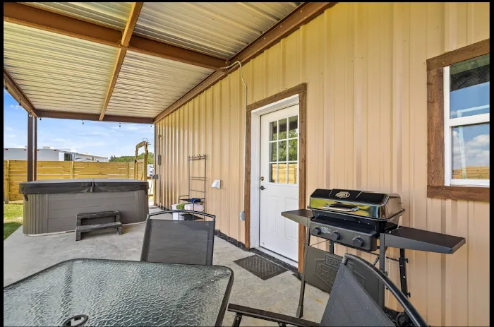 The Oak RV Park & Campground Picture 4