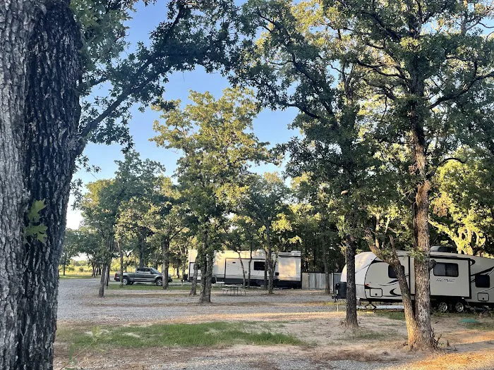 Trinity Oaks RV Park Picture 3