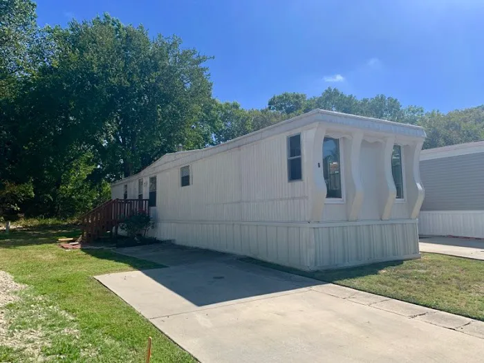 Spring Manor Manufactured Home Community Picture 1