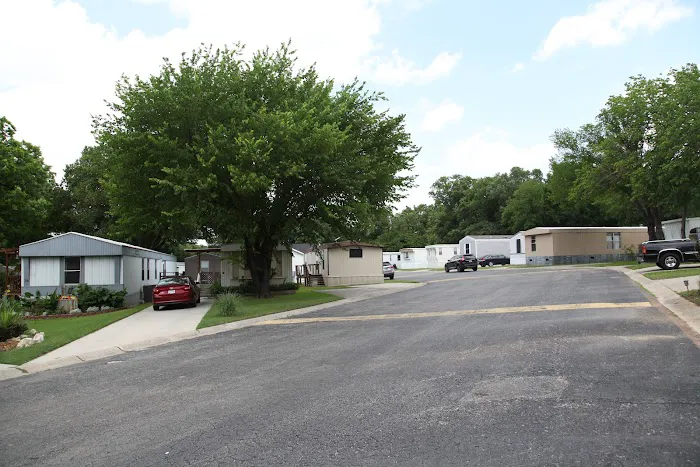 Spring Manor Manufactured Home Community Picture 2