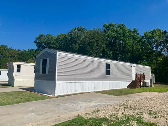 Spring Manor Manufactured Home Community Picture 4