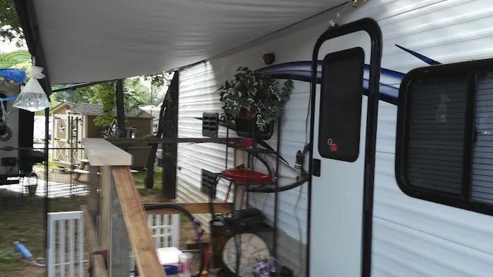 Hilltop Mobile Home Park Picture 3