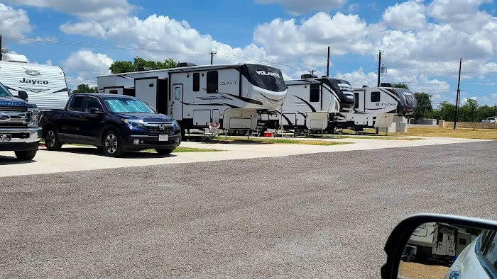 Eagles Resorts RV Park Picture 5