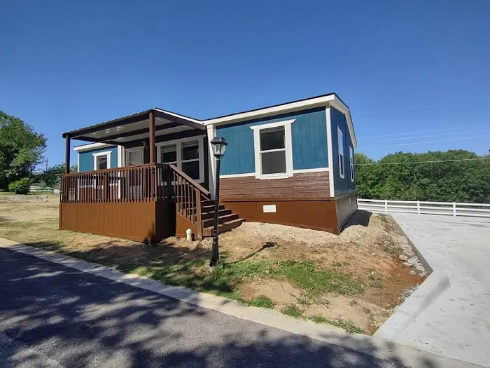 Green Oaks Mobile Home Community Picture 1