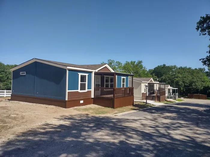 Green Oaks Mobile Home Community Picture 5