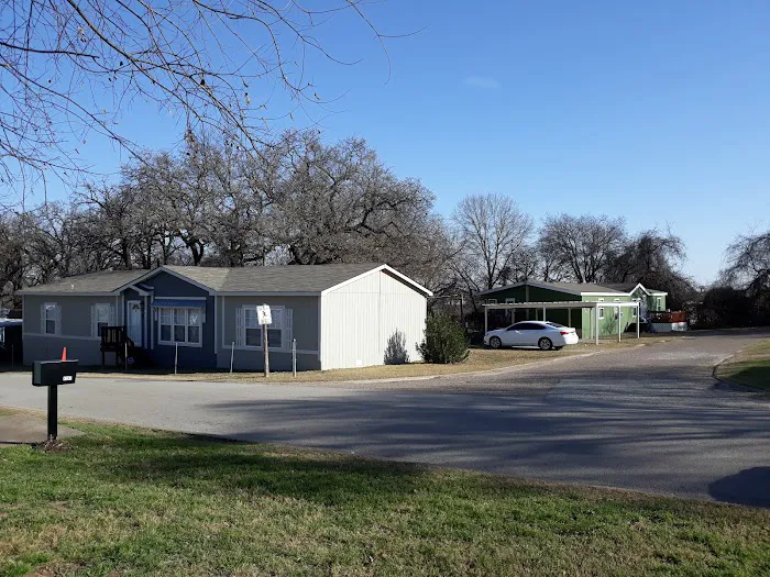 Country Oaks Mobile Home Park Picture 1