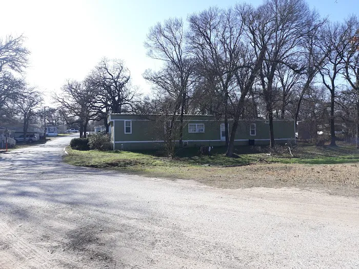 Country Oaks Mobile Home Park Picture 2