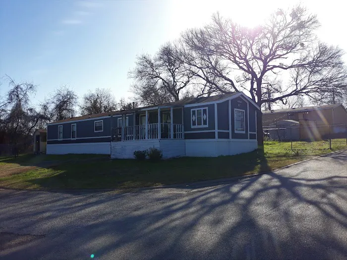 Country Oaks Mobile Home Park Picture 7