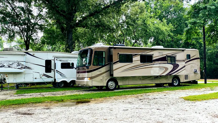 Twin Oaks RV park Picture 6