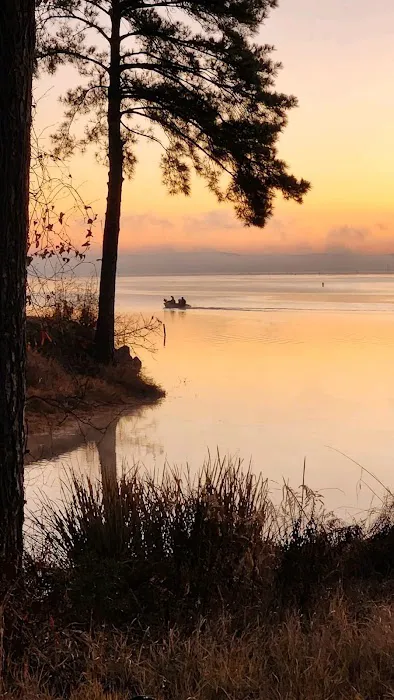 Huxley Bay RV Park & Marina Picture 1