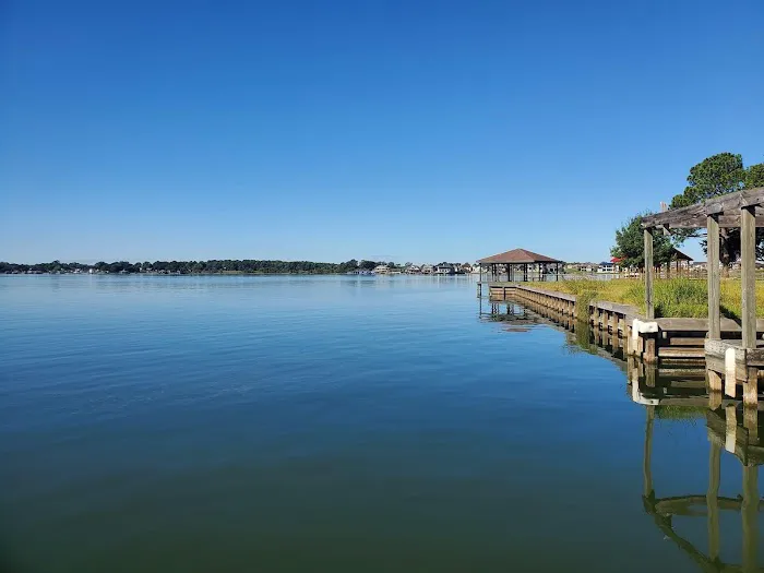 Huxley Bay RV Park & Marina Picture 6