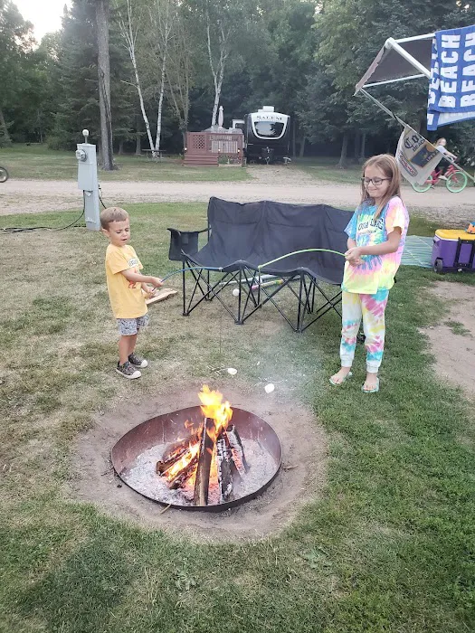 Pete's Retreat Family Campground Picture 7