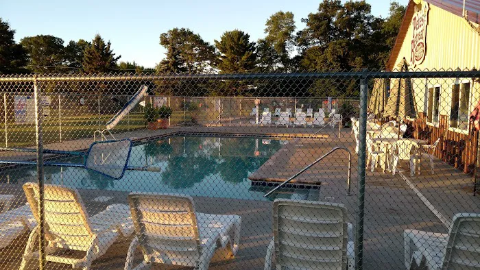 Pete's Retreat Family Campground Picture 6