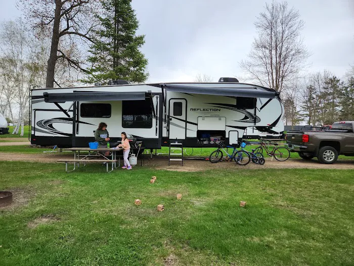 Pete's Retreat Family Campground Picture 1