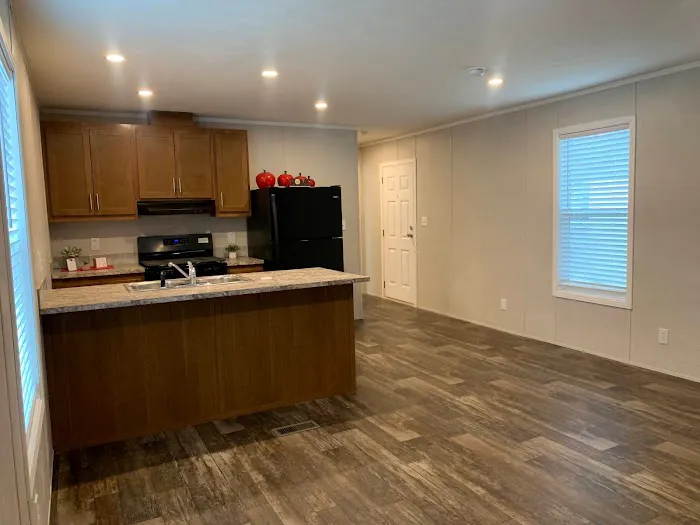Mobile Manor Estates Picture 2