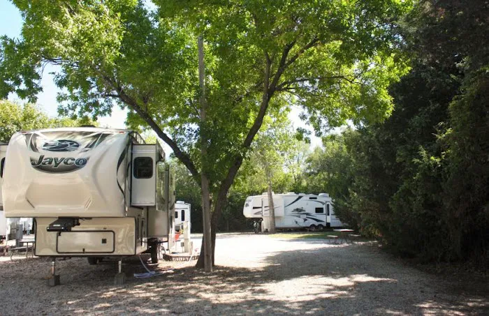 Deer Grove RV Park Picture 4