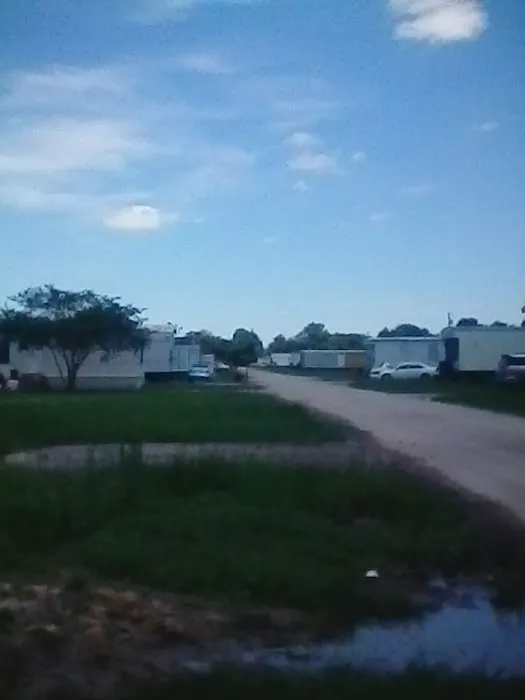 Bon Ami Mobile Home Park Picture 10