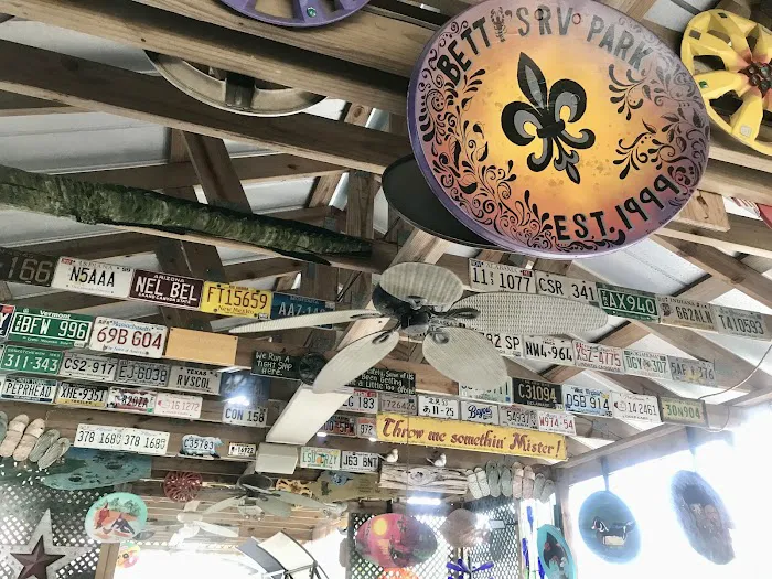 Betty's RV Park Picture 8