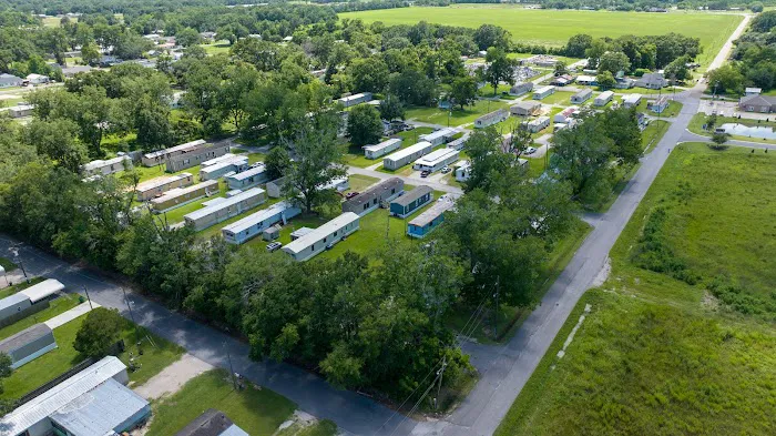 Lucky Pecan Mobile Home Park Picture 2
