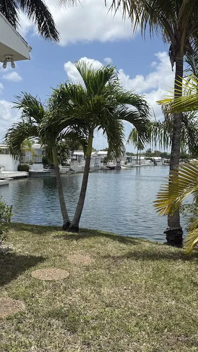Emerald Lake Village Inc Picture 6