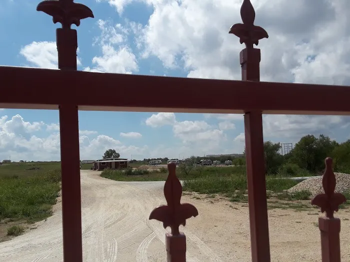 Cisco's Country Oasis RV Park Inc. Picture 4
