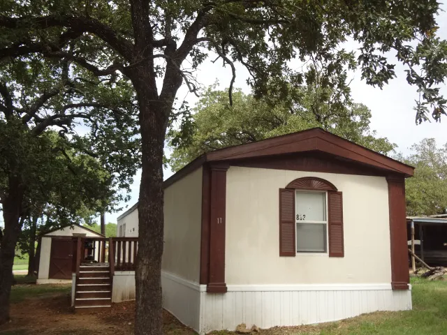 Pleasant Oaks MHC Picture 3