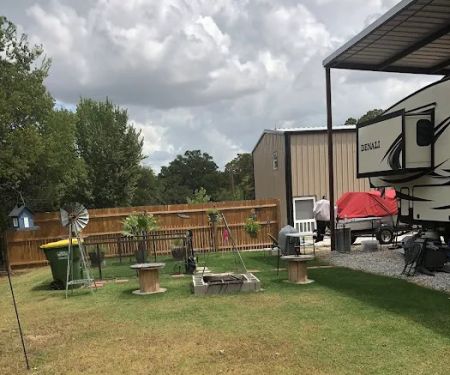 Big E's Lake Alvarado RV Park & Boat Repair/Storage