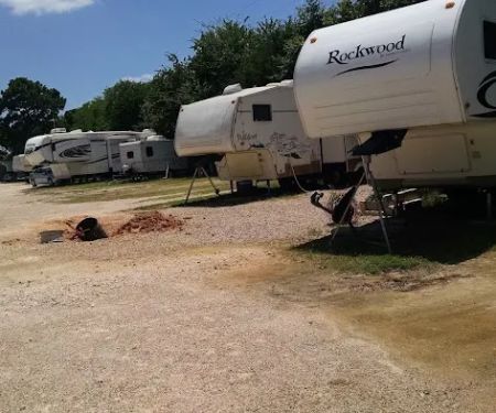 Rock N Robin RV Resort