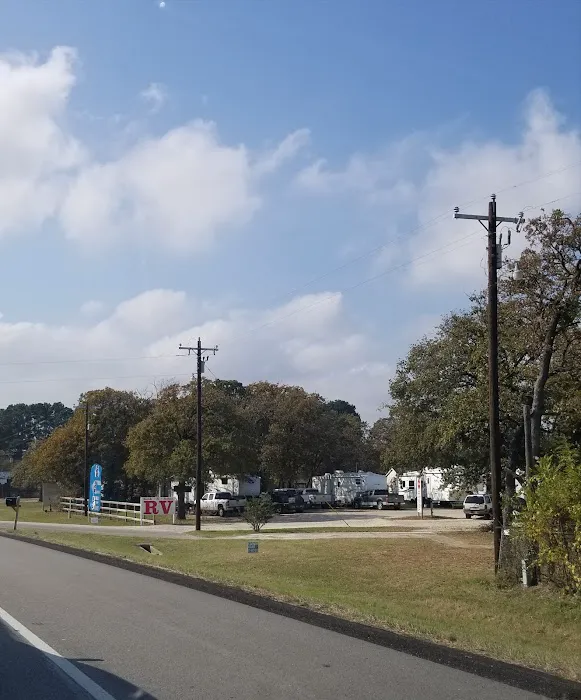 Rock N Robin RV Resort Picture 6