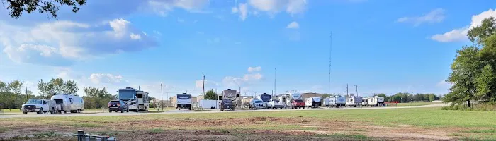 HOOK & LADDER RV PARK Picture 3