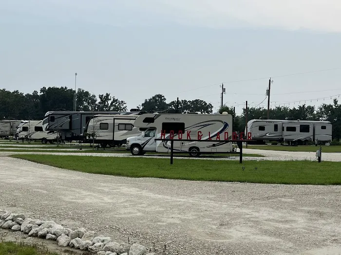 HOOK & LADDER RV PARK Picture 5