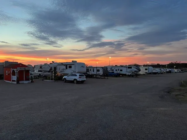 Midway Meadows RV Park Picture 2