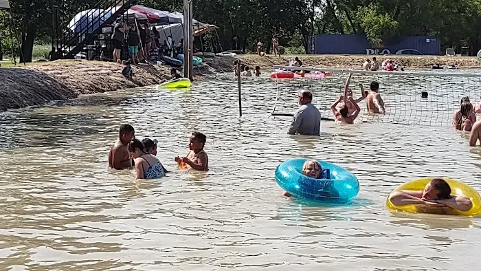 Unk's Lake Campground And Swimming Hole Picture 9