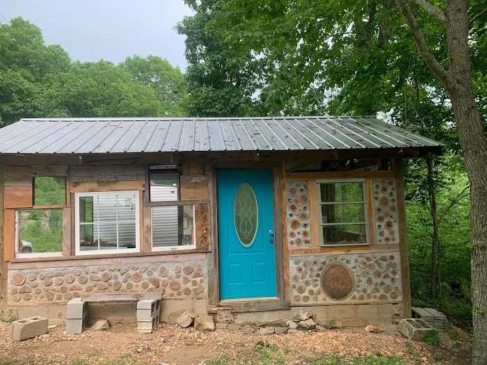 Enchanted Ozark Camp and Cabins Picture 9