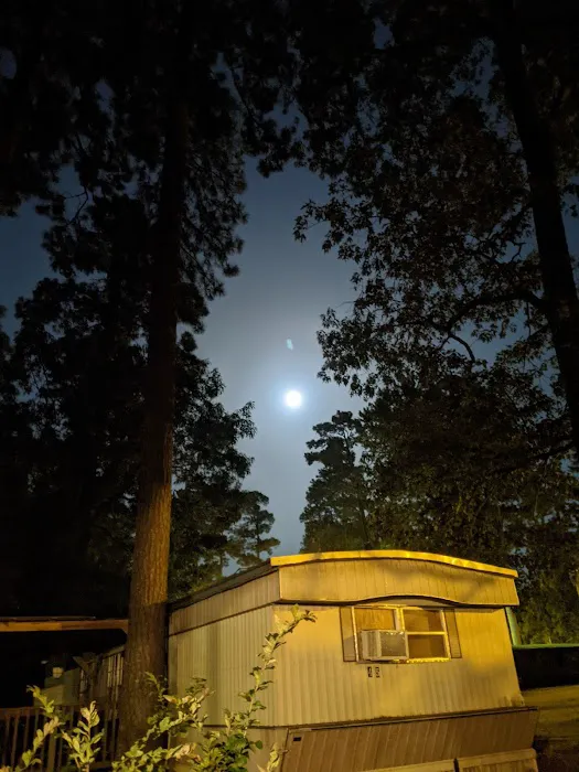 Holly Point Trailer Park Picture 1