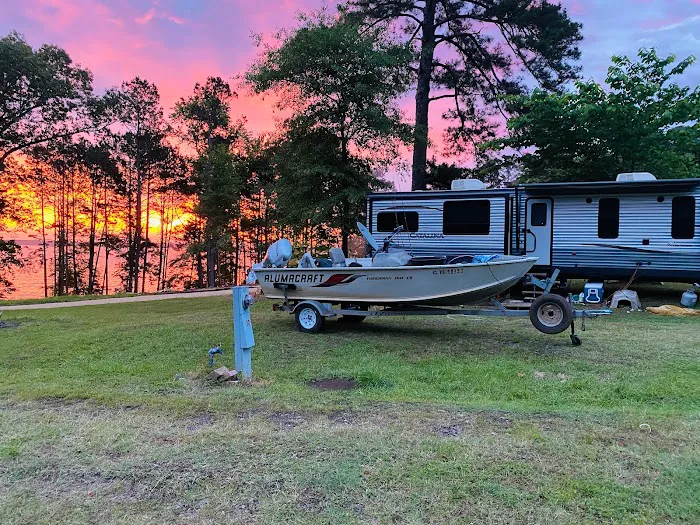 Captain's Fishing Resort Picture 7